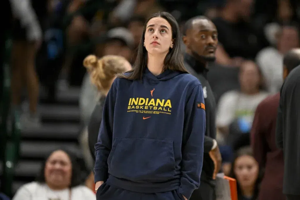 Caitlin Clark goes viral with teasing comment on Kate Martin’s unrivaled post