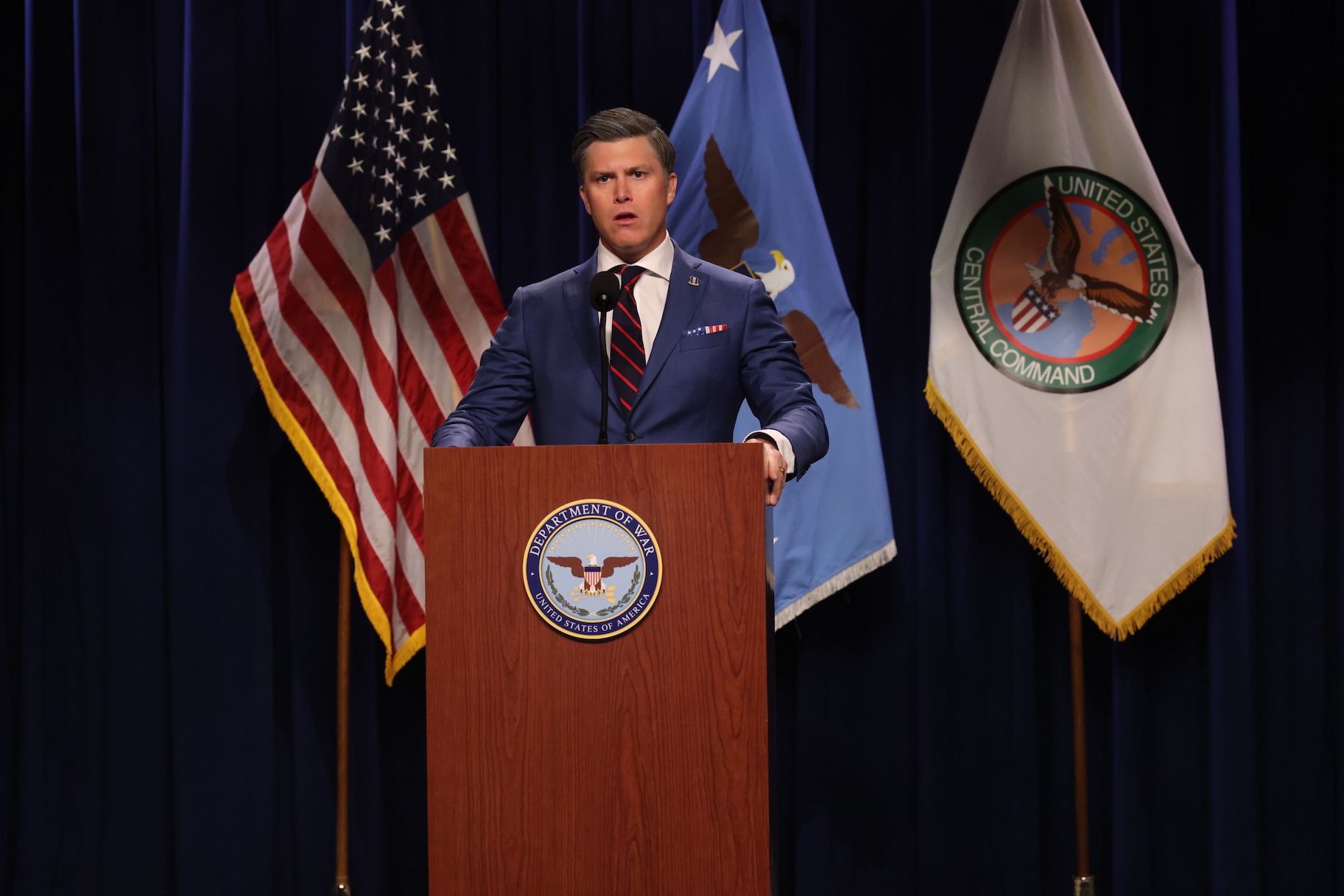 SNL’s ‘Hegseth Iran presser’ cold open tackles military strikes & government-made memes